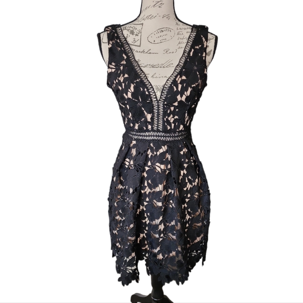 Romeo & Juliet Couture Black Lace Dress